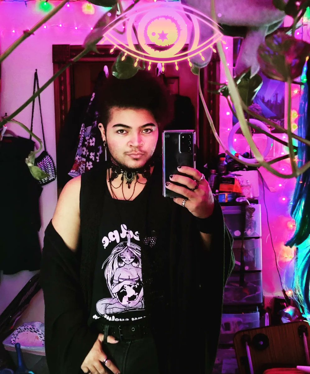 SourPsychedelic's tweet photo. The THC store at my mall is gone ๐ค but I got to spend the day with my partner ๐
#goth #gothboy #psychedelic #crystals #gothhippy #purple #plantdad #alt #witch #nonbinary #alternative https://t.co/VDaqMEfovr