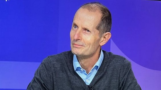 mrdavemacleod's tweet image. the face of the poor medical expert having to listen to #antivaxxers on this idiotic #bbcqt special episode