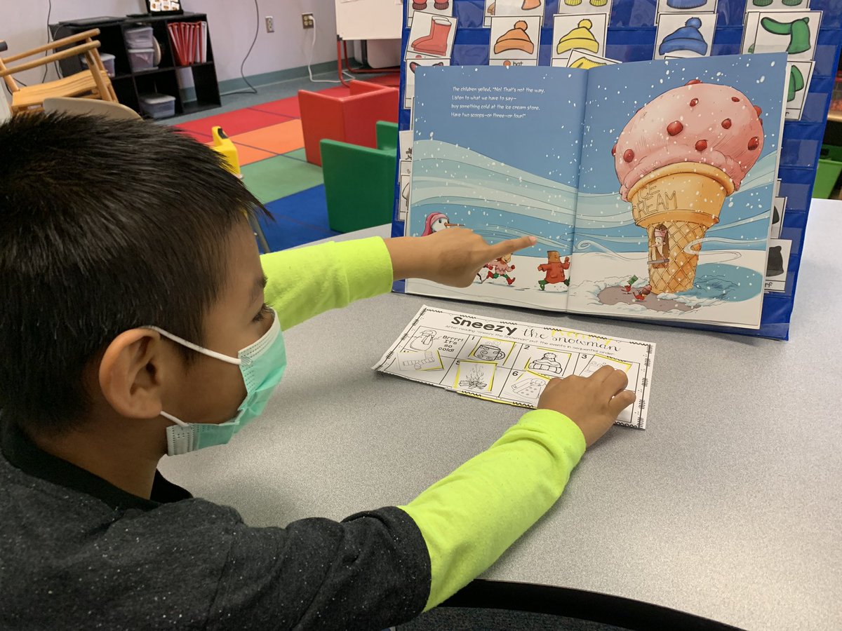 AUniqueTeach's tweet photo. Exploring What causes things to change with “Sneezy the Snowman” #uniquelycapable https://t.co/oBW4KLhNSb