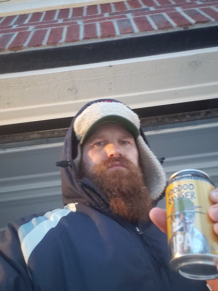 GiantAsk's tweet photo. I got most of the ice out of my beard. Here's to olde tyme snow shoveling and all the REAL ones battling #snowmaggedon2022 #checklocallistings https://t.co/CE0js6L0j9