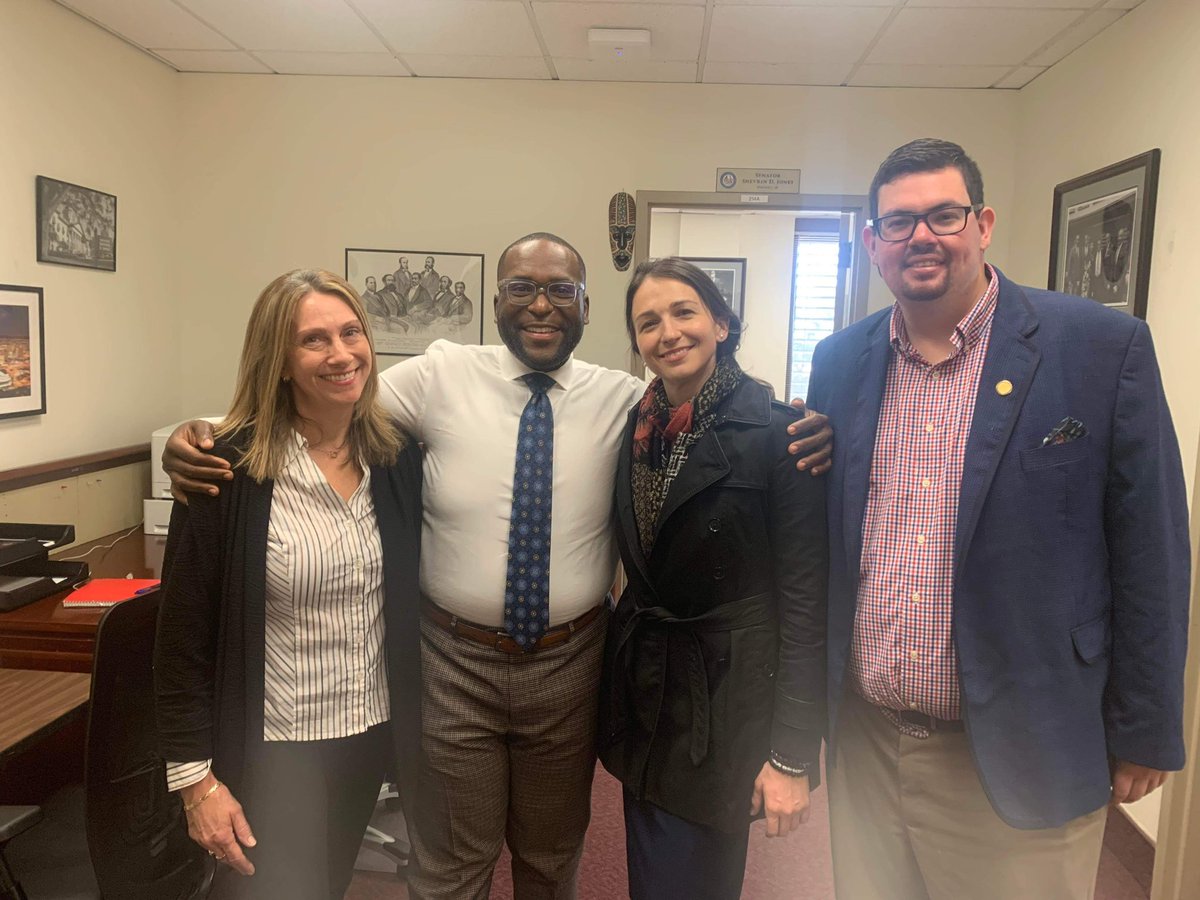 LIBREflorida's tweet photo. Our #MiamiDade team & activists hit the ground running in Tallahassee this week, meeting with lawmakers to advance key policy initiatives for the 2022 legislative session.
Thank you #TeamMiami for your hard work this week and back at home. #FreedomTours #DadeDays https://t.co/HziAm4rEC9