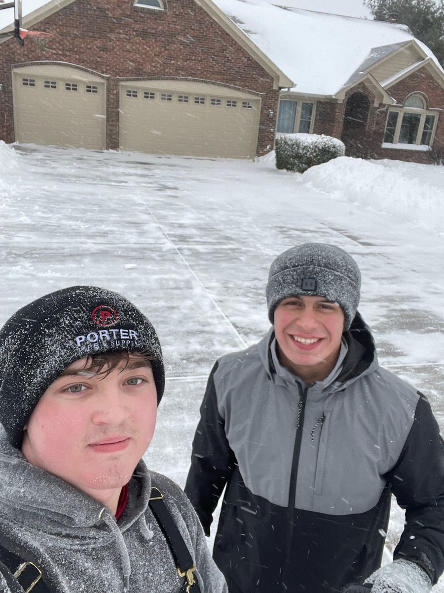 NewPalWrestle's tweet photo. Love seeing our guys helping out neighbors! Nice work @May_Porter64 &amp; @JuanCamacho2003 ! #servantleaders @NPHSDragons @VoelzJames @MrsAmyDawson @MitchanerNPHS https://t.co/RGDx2eeryg