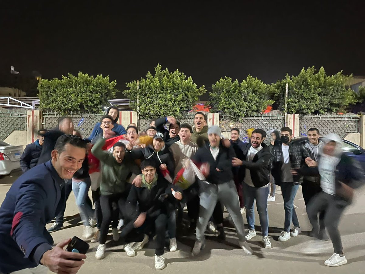 الصوره بتتكلم مش محتاجه كابشن