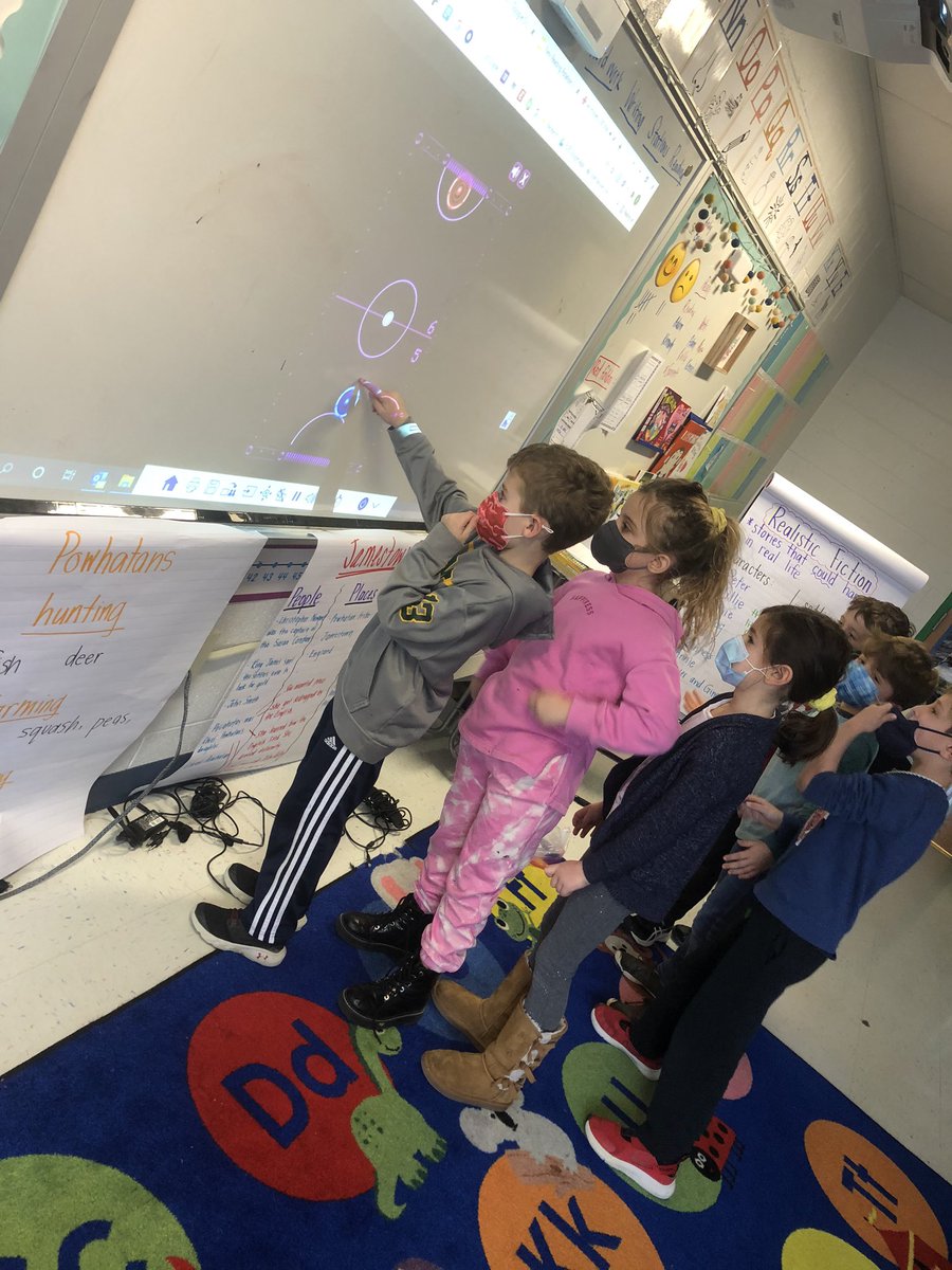 MsLiborosClass's tweet photo. Who says indoor recess isn’t fun?! https://t.co/uH5lFQHD98