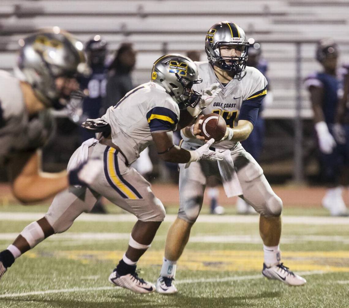 isaiahbenn1's tweet photo. After a great conversation with @Nick_Louvier1 I am blessed to receive my first offer from MGCCC💛💙 all glory to the man above 🙏🏾@Coach_Sims_44 @GoulaAthletes @CoachHollis58 @tlala2 @GoulaCoach43 https://t.co/NS3LfEp9Kb