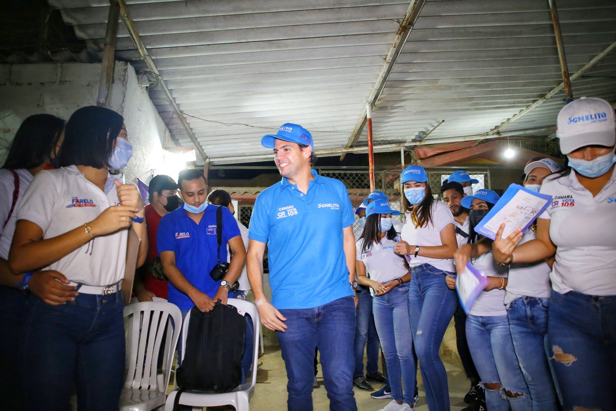 chelitodavilam's tweet photo. En el barrio Bastidas, más samarios le dicen sí al #TeamChelito 🙌
Mi respeto y admiración para el equipo de lideres Sugey Luna, Marta Torres, Alex Fornaris, Jesús Roa y Maribet Miranda, quienes llevan muchos años sirviéndoles a esta comunidad. https://t.co/li3wmfYHJ8