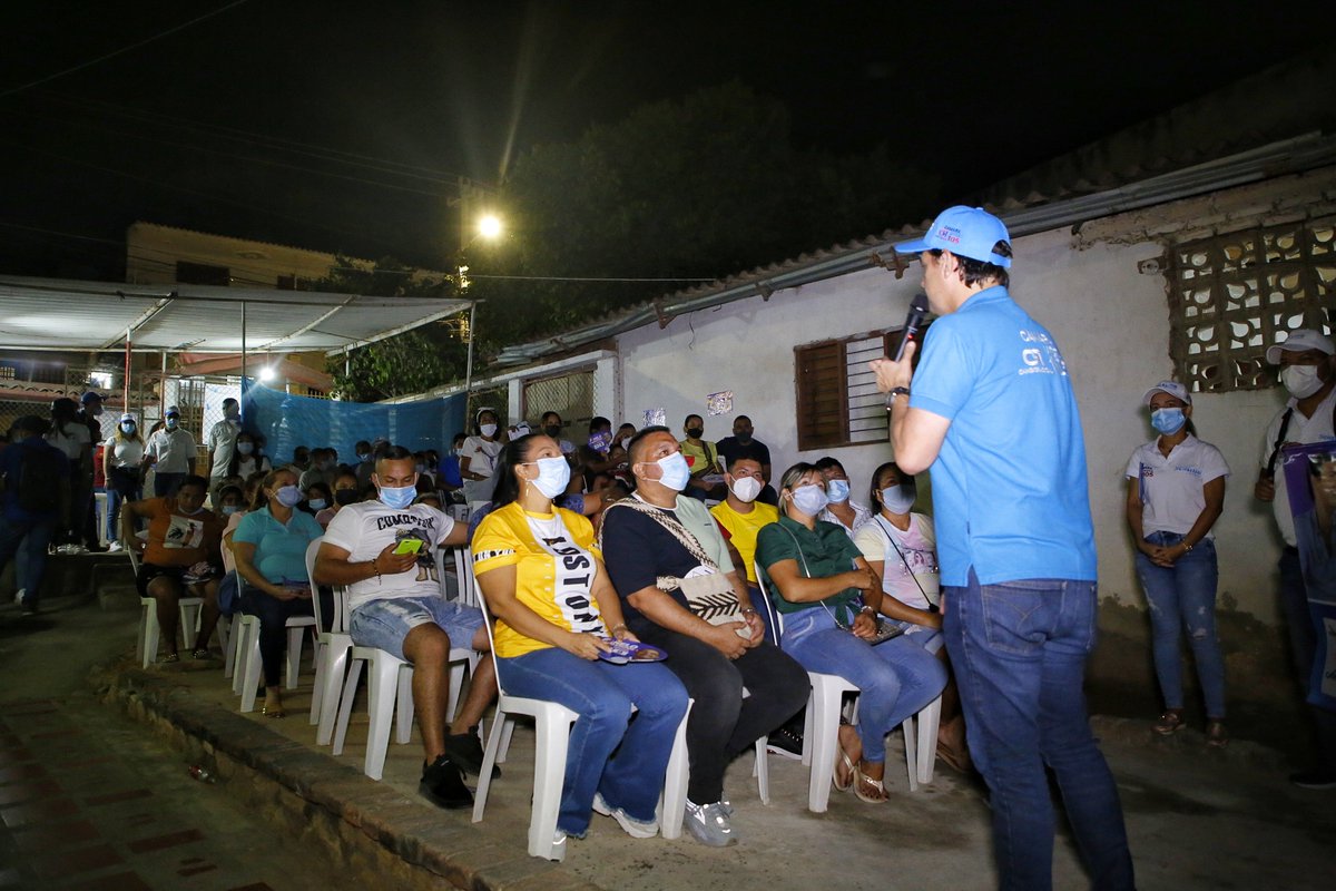 chelitodavilam's tweet photo. En el barrio Bastidas, más samarios le dicen sí al #TeamChelito 🙌
Mi respeto y admiración para el equipo de lideres Sugey Luna, Marta Torres, Alex Fornaris, Jesús Roa y Maribet Miranda, quienes llevan muchos años sirviéndoles a esta comunidad. https://t.co/li3wmfYHJ8