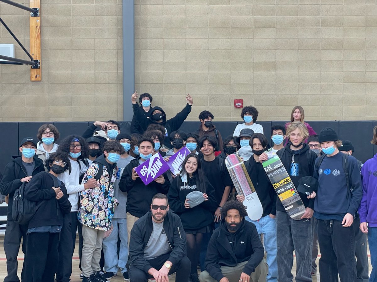 Arts-Rec skate shop visited <a href="/ehscougars/">Escondido HS</a> to help kick off the new after–school skate team. Store owners, including pro skateboarder Kellen James, offered students words of encouragement, advice, and raffled off hats, shirts, jerseys, and tennis shoes. Thanks for the visit! 🙌