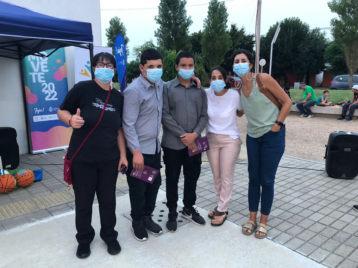 Colectivo Huertas CultiVamos desarrollado por <a href="/FloridaIDF/">Intendencia de Florida</a> <a href="/inau_oficial/">INAU</a> <a href="/Aldeas_Uruguay/">Aldeas Infantiles SOS Uruguay</a> <a href="/CCIFda/">Centro Comercial e Industrial de Florida</a> fue reconocido con los #PremiosINJU2021 en la categoría Emprendedurismo.