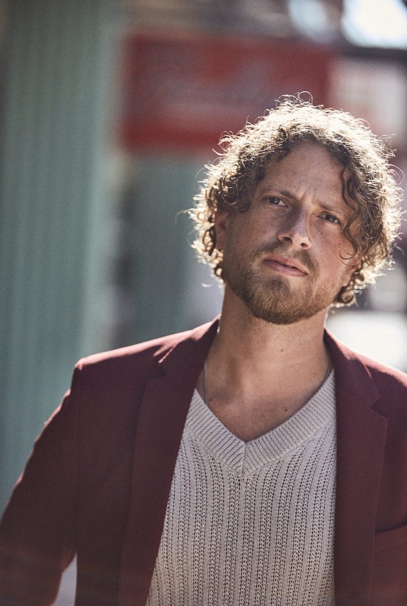 My debut solo LP drops on March 4th. Hit the pre-save link for vinyl here 👇

ffm.to/margolnick