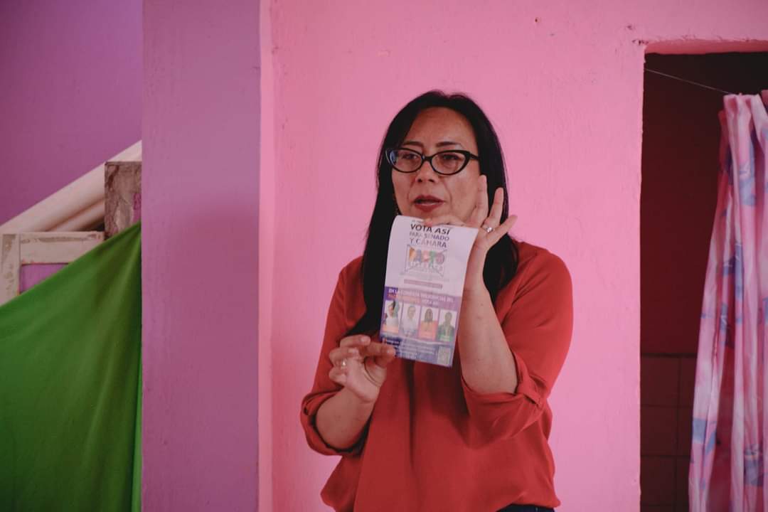 alexandravasoch's tweet image. Desde el barrio la Cristalina, en la parte alta de la Comuna 6 de Soacha, segundos socializando nuestra propuesta para llegar a la Cámara de Representantes.
Nuestro compromiso con el #PactoHistórico es luchar por los derechos para estas comunidades.
#CundinamarcaPuede ✊