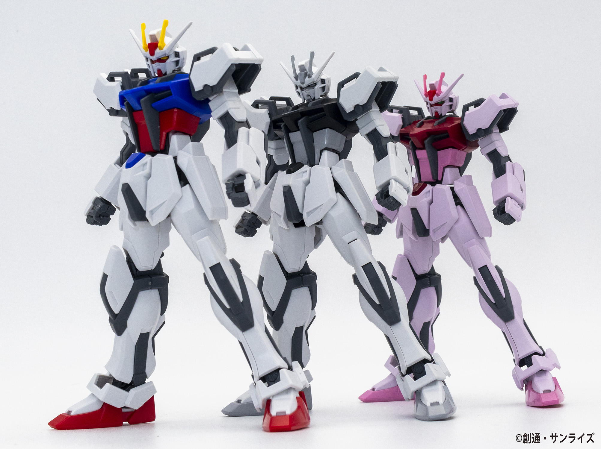 EG ストライクガンダム　アニメ塗り　水性塗装 初心者向け】EGストライクガンダムを水性ホビーカラーの部分塗装