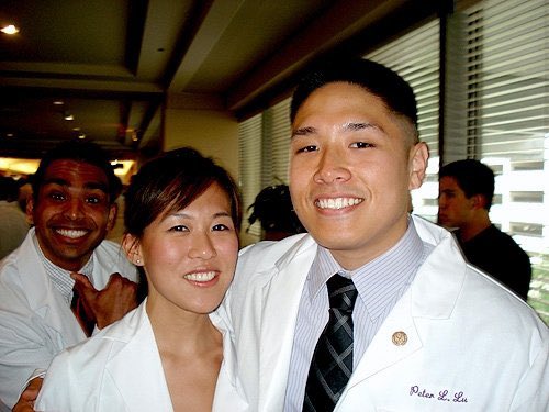 Happy #NationalWomenPhysiciansDay - especially to my favorite woman physician <a href="/DrLeslieKim/">Leslie Kim, MD, MPH</a>!

I knew her before she was famous - here’s us 15 years ago at our M3 white coat ceremony at <a href="/NUFeinbergMed/">Northwestern Feinberg School of Medicine</a>. 😳