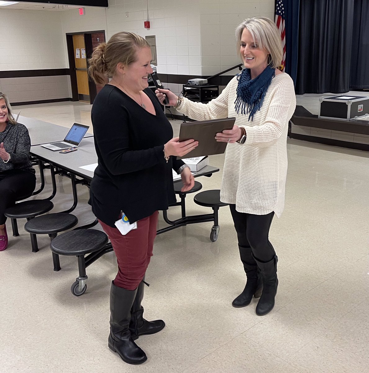 Special Education teacher Ms. Haley Wilson was recognized as Modern Woodmen’s “Hometown Hero” this afternoon for her dedication to our students and her fellow teachers. 💙⭐️👏🏻