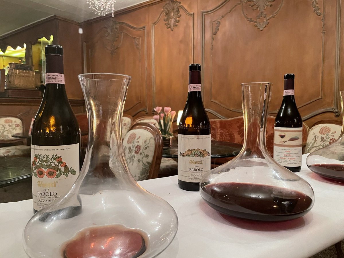 yolobarolo1's tweet photo. Rinaldi vertical and Vietti horizontal…an orthogonal tasting? https://t.co/HTef6pkGkX