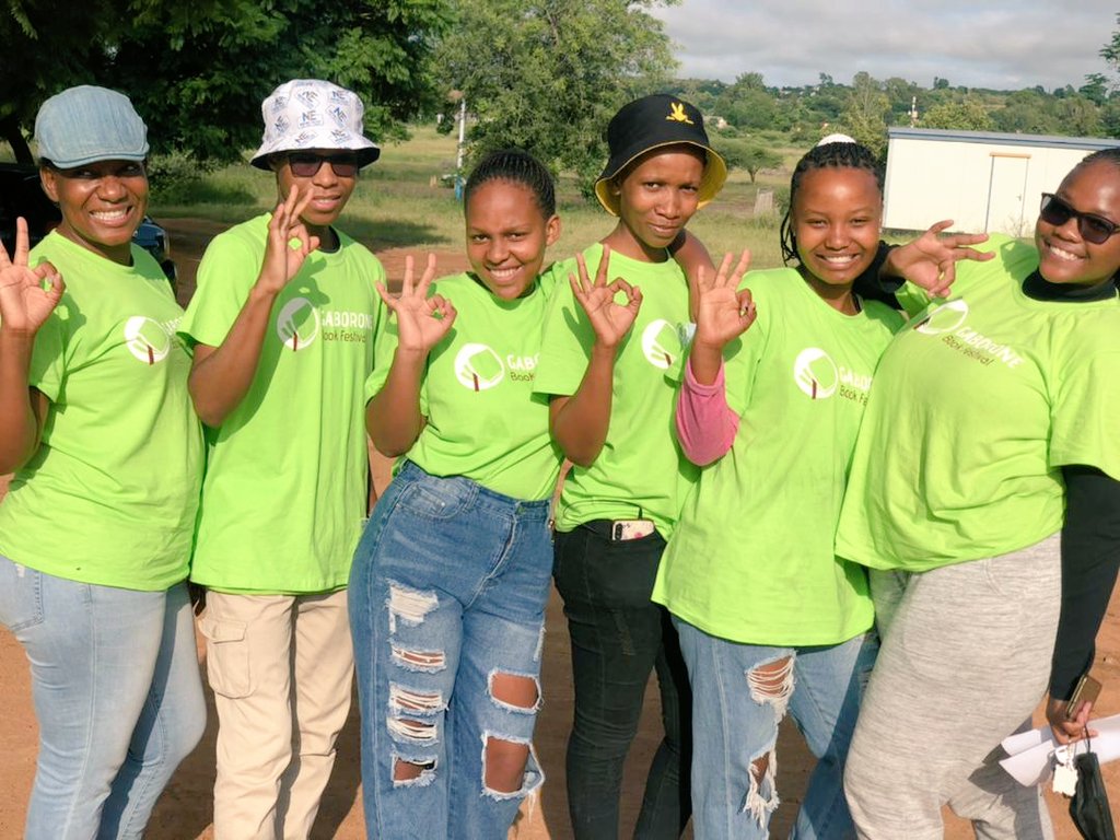 GabsBookFest's tweet photo. Re setse re simolotse letsatsi la rona la boraro la #WRAD22. Re gasame le Botswana jotlhe. Senepe se, ke sa baithaopi ba GBF kwa ga Ngwaketse. #Arebaleng https://t.co/1xBeIUBsmr