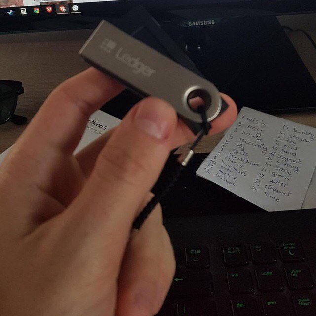 I finally moved my bored ape from a hot wallet to a hardware wallet. Security always comes first my frens ☝🏼 Thanks <a href="/Ledger/">Ledger</a> 👀