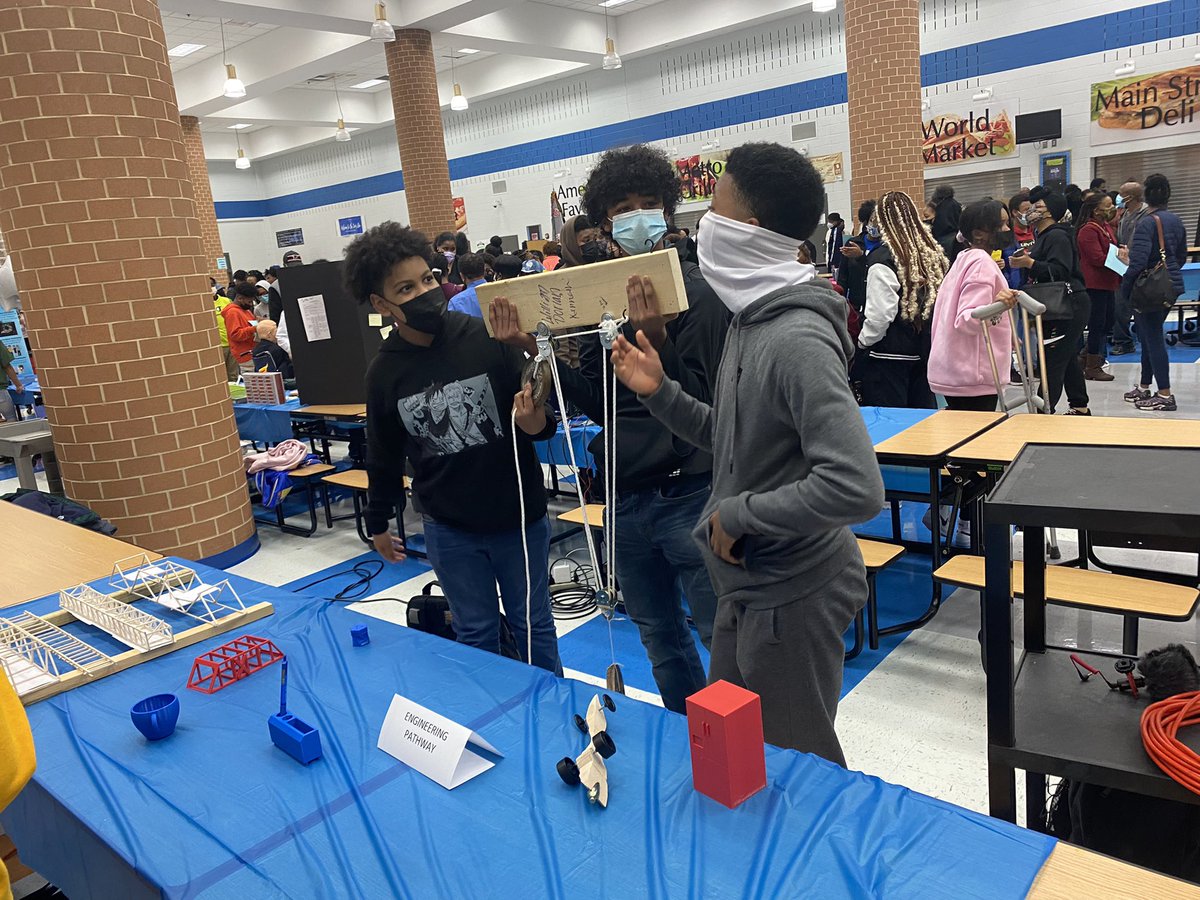 DrTALarry's tweet photo. What a great turnout! I was elated to meet our enthusiastic RISING 9th graders and their parents. Excited on what’s to come….Soooo much #LionPRIDE and a feeling of #ONEwestlake WE WELCOME YOU CLASS OF 2026!!💙💪🏾💙 #WHSelectivenight2022 #Rising9thgraders #WHSclassof2026 https://t.co/3ODQpQ4Je8