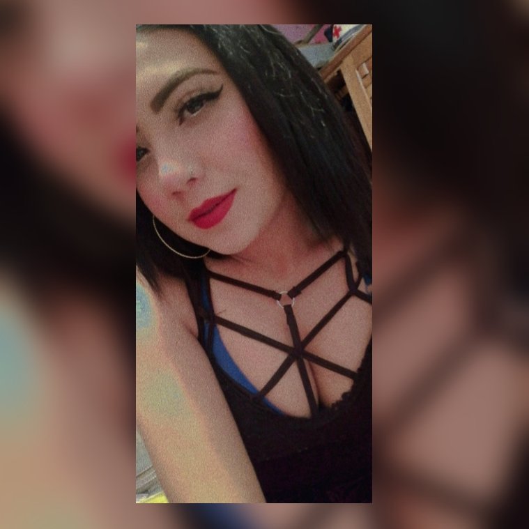 Cinthya03674765's tweet photo. Como se puede enamorar creer que alguien puede comvertise en un ser extraordinario siento que es tan común https://t.co/hIGmcQ1mV3
