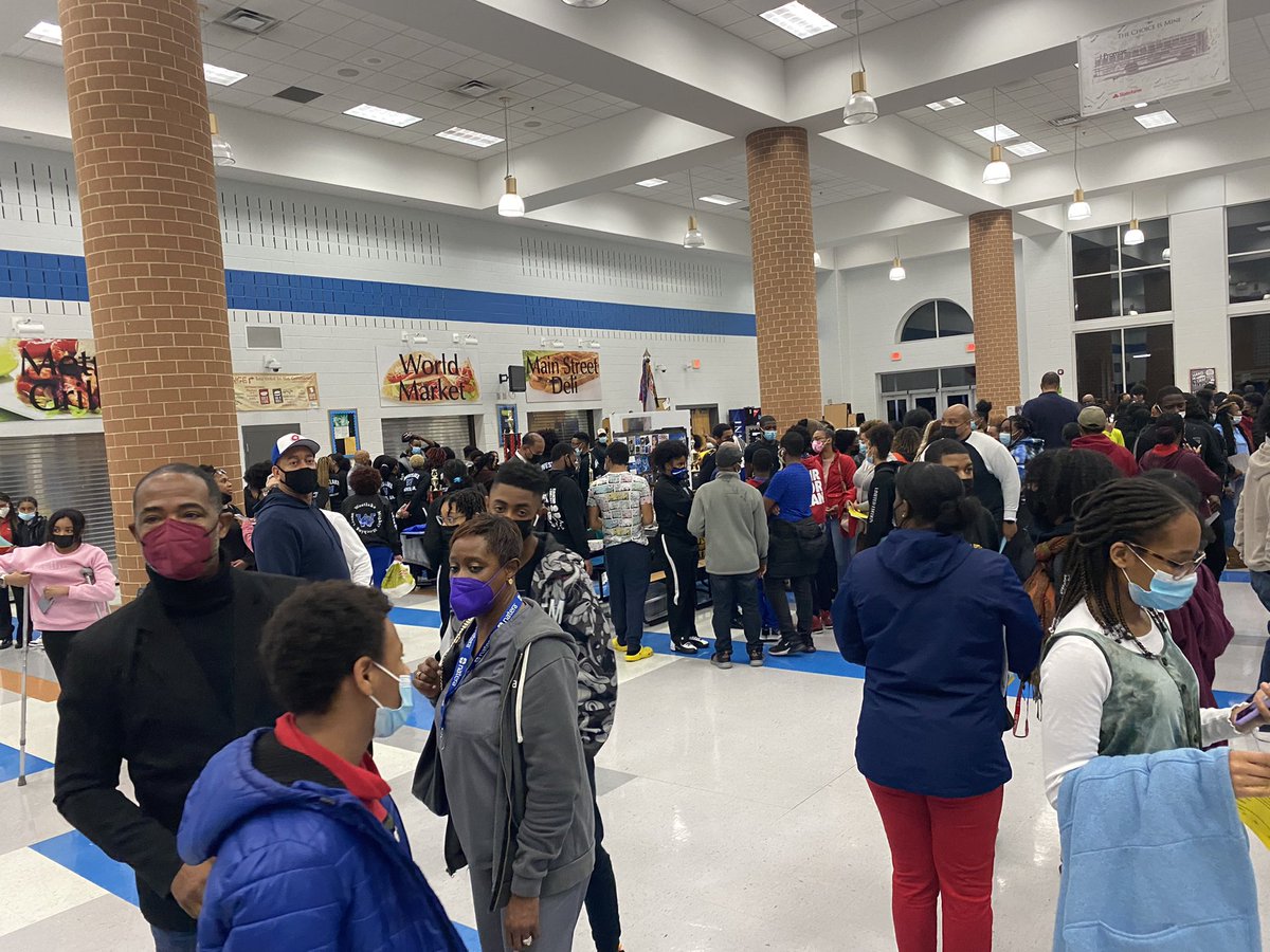 DrTALarry's tweet photo. And…JROTC was on fire tonight!! I overheard such rich and intriguing conversations at their table!! Let’s go JROTC!! #WHSelectivenight2022 #Rising9thgraders #WHSclassof2026 https://t.co/NaYZKVrP4i