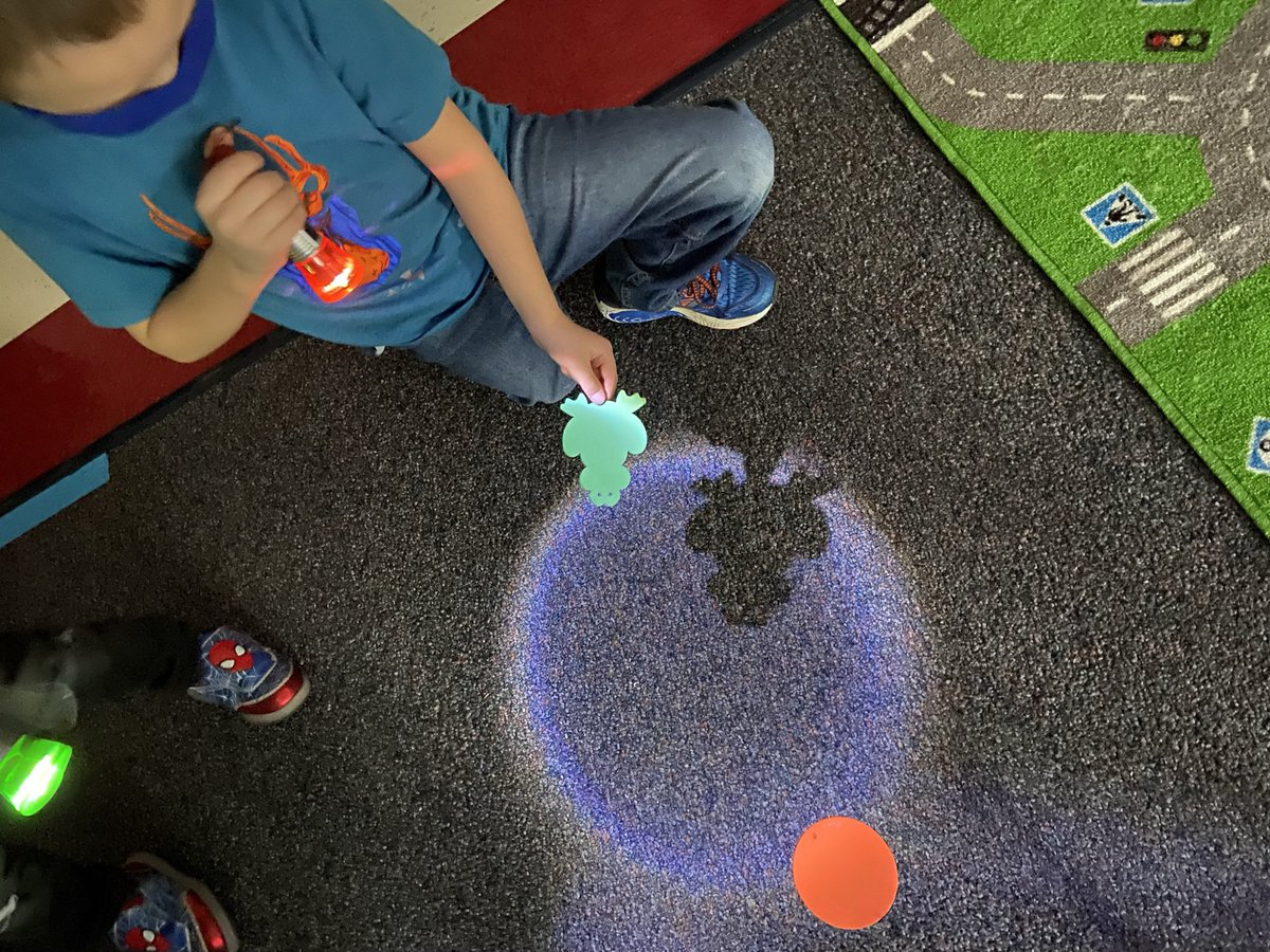 msflanary's tweet photo. Kinders love exploring shadows! @RBESCardinals 
#handson #handsonscience #kinder #kindergarten #kindersCan #explore #discover #science #happyclassrooms https://t.co/KEFSyEt8TT