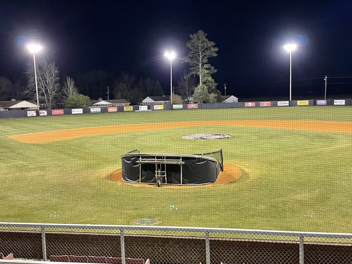 HartsvilleB's tweet photo. It’s starting to look a lot like baseball season https://t.co/AgAJTZmGL3