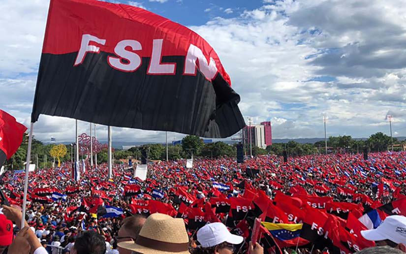 Hermosa bandera, hermosos colores. Nicaragua soberana bendita y siempre libre 🖤❤️