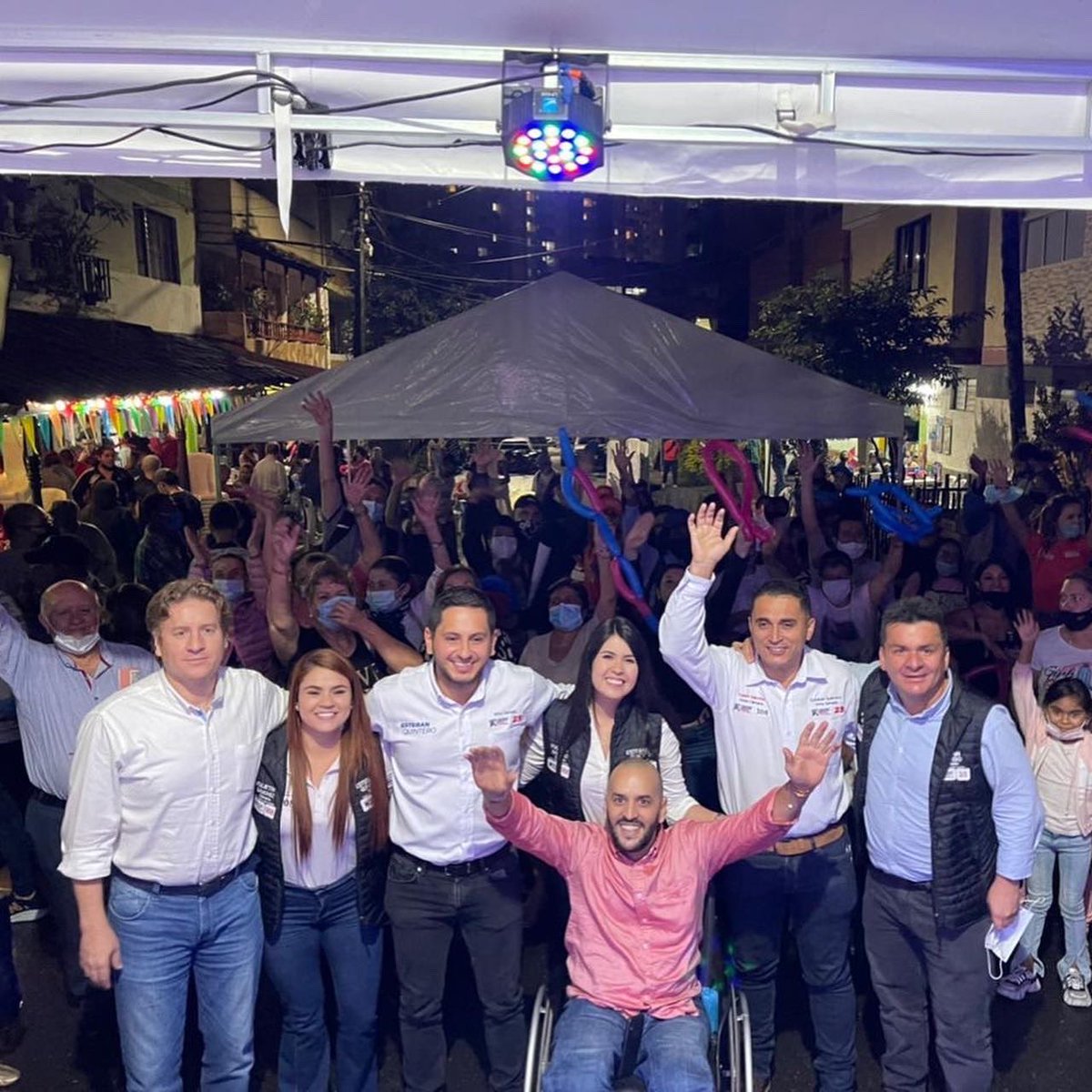 estebanquincar's tweet photo. #Envigado| Finalizamos el día con una productiva reunión con nuestros amigos de Envigado. Gracias inmensas a nuestra concejal y gran amiga @SaraRinconRuiz por permitirnos llegar a sus amigos con este sueño #Senado #CD23 y camara @Yuliethandreas4 #CD108 1/2 https://t.co/wodHXuJRLH