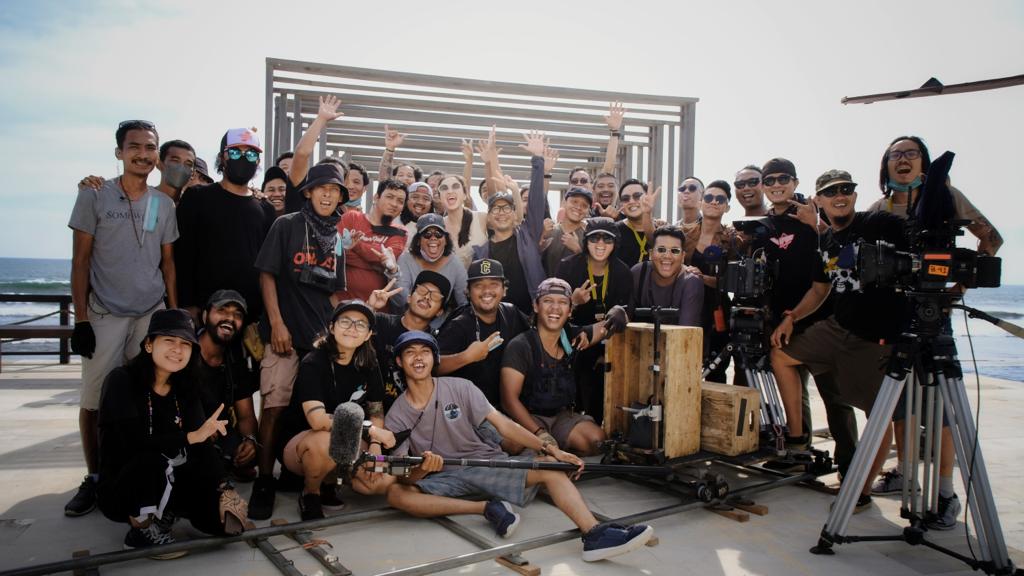 "Dating Queen Army"
Off day, waktunya nge-rest.