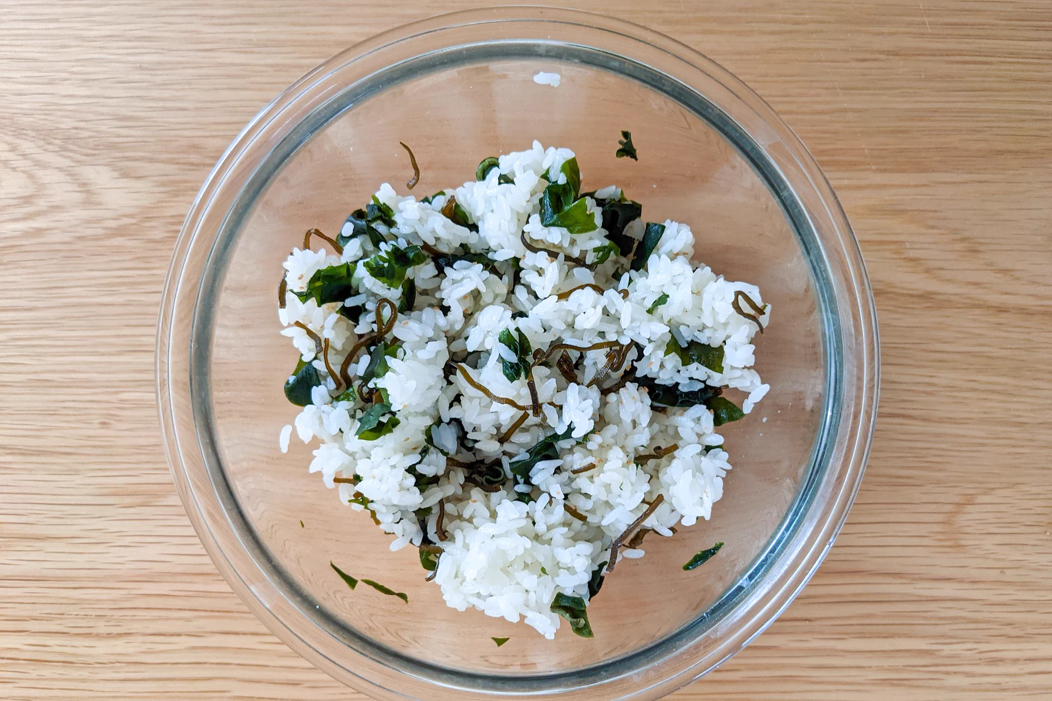 わかめ&塩昆布の組み合わせが美味しそう！作り方も簡単な「卵かけご飯」レシピ！