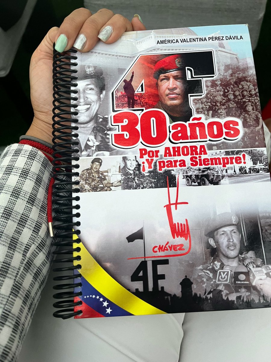 Buenaaasss.. vine a presumir mi regalo de hoy en la AN 🥳🇻🇪❤️