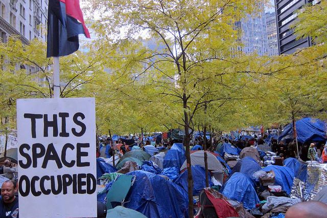loyal_north's tweet photo. Anyone else see the irony that many of the same people who cheered the two month long #OccupyWallStreet protest are the same ones decrying one week of the #FreedomConvoyCanada2022 protest? #hypocrisy #doublestandard #leftwinghypocrisy https://t.co/lrpas7nXHc