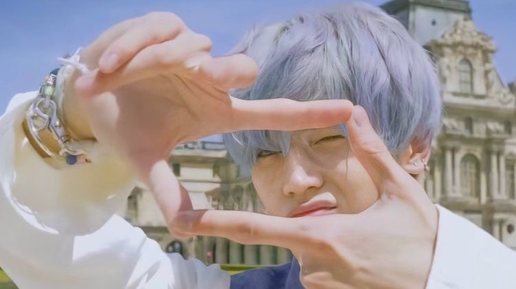 longfIightyong's tweet photo. taeyong paris in the rain is a work of art https://t.co/6IgiNAfJmF