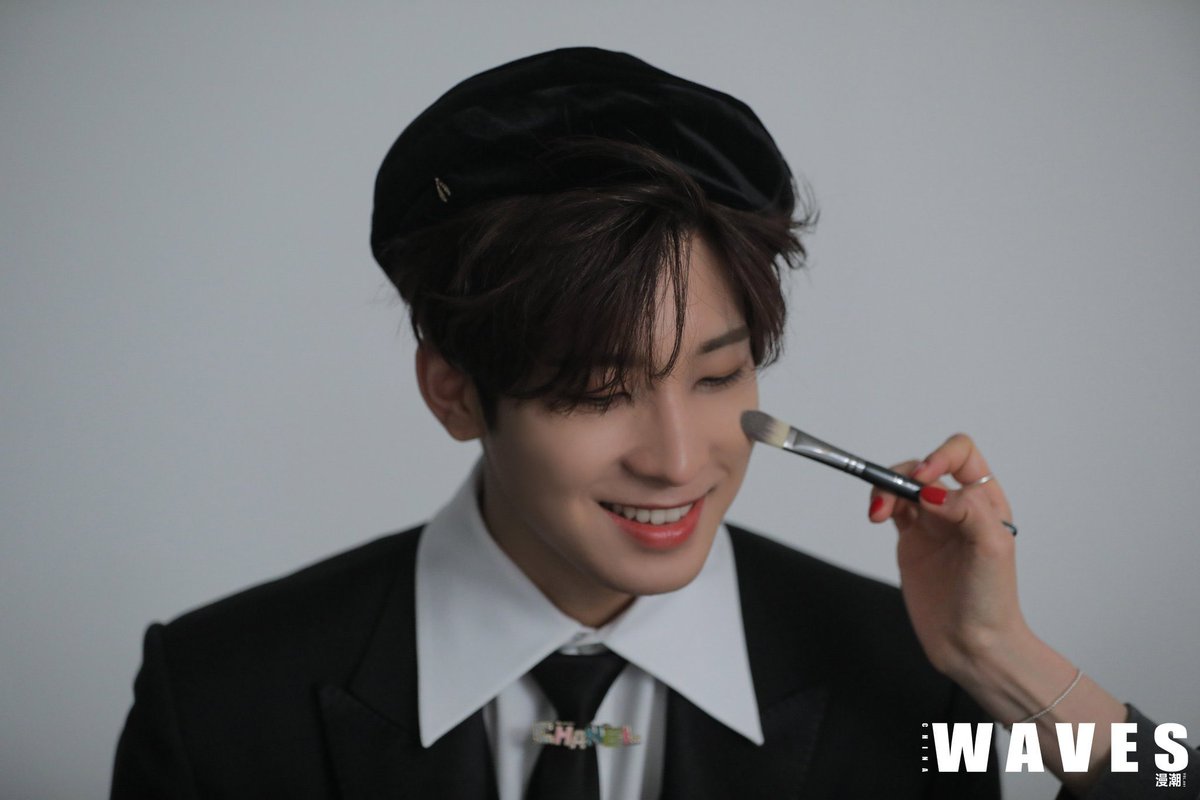wonwoofiles's tweet image. oh to be jeon wonwoo’s makeup artist