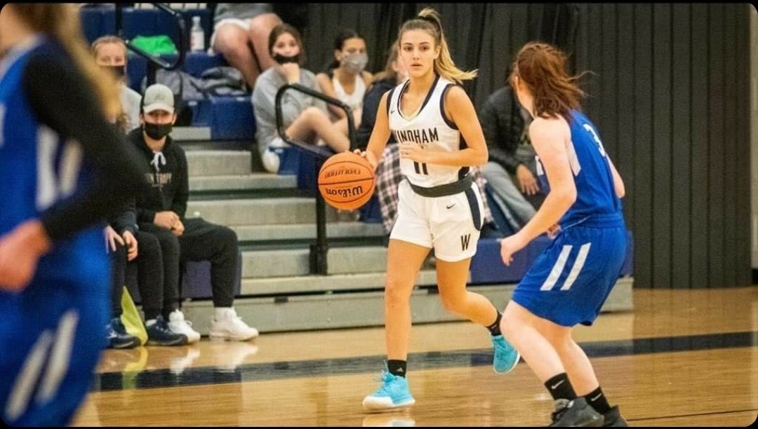 SNHSaints's tweet photo. C/o 2023 5foot6 PG @hannah_smith_20 from Windham Hs  continues her stellar play going for 22pts (6 made 3pt shots ) 3rbs 4ast 2stls helping her squad to a 65 to 43 win over Winnacunnet. Lead guard has been lights out from 3pt land this SZN. https://t.co/AD73KTmTz3