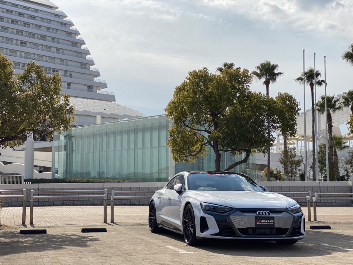 VOSSEN_JAPAN's tweet photo. 最先端グランドツアラーx先鋭的ハイブリッドフォージドホイール
AUDI RS E-Tron GT x HYBRID FORGED SERIES HF-4T
@Newing_inc
#AUDI #ETron #HYBRIDFORGEDSERIES #HF4T #VOSSEN https://t.co/GiF3wLCa5o