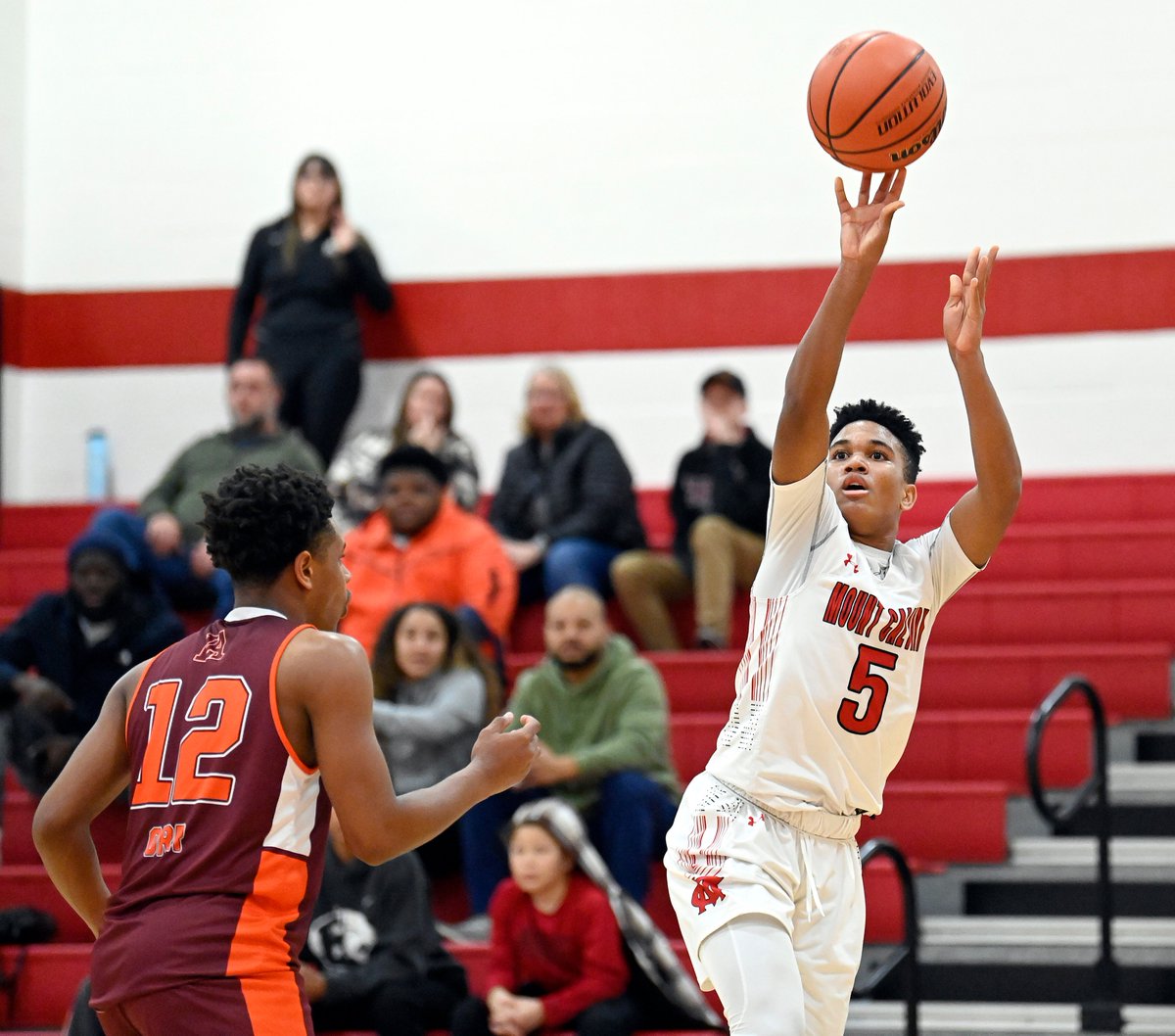 phojoknight's tweet photo. Mt. Calvary leads from start to finish and stays unbeaten (18-0) with a 54-44 win over La Academia in Elizabethtown Thursday night @LancasterSports @LancasterOnline @JWalkLNP @MCCSBoysHoops @MccsSports @JerryJohnson #LLsports More pics 👉 https://t.co/SjNy4tqsjQ https://t.co/CiaxGZBOdq