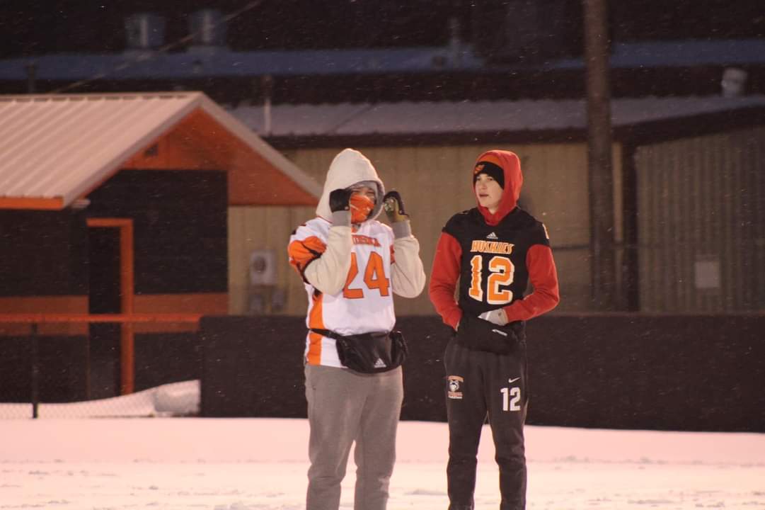 KylerJaque's tweet photo. Pawhuska Huskies Snow Bowl 2022 https://t.co/8nnLempVNr