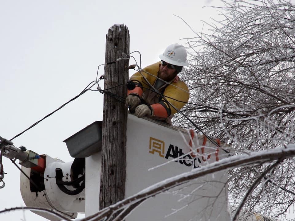 Let’s recognize our public service heroes, our lineman and street dept. All working around the clock to help guarantee the reliability, comfort, safety, and convenience of the electricity and roadways that we have all come to rely on. Thank you. You are appreciated! #PublicPower