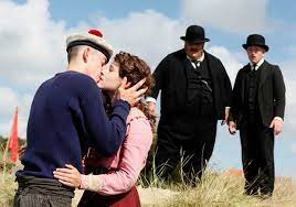 merlinpapin3's tweet photo. Un Jour, Une réplique (#César2017)
- - Quel bonheur à chaque fois de retourner sur cette côte ! Oh et regardez là-bas ces cueilleurs de moules !
#MaLoute de #BrunoDumont avec #JulietteBinoche #FabriceLucchini #ValeriaBruniTedeschi
@FredOL69007 https://t.co/VYhFTUgtWD