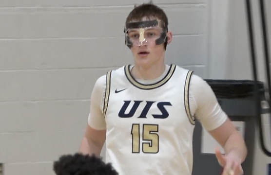 Quincy Comes Back In Second Half To Beat UIS channel1450.com/2022/02/03/qui…