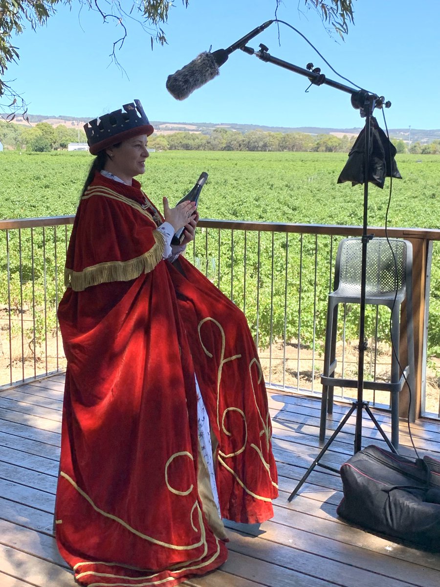 The #McLarenVale Bushing Queen has spoken! Elena Brooks of ⁦<a href="/DandelionWines/">Dandelion Vineyards</a>⁩ in her royal splendour at Wirra Wirra today.