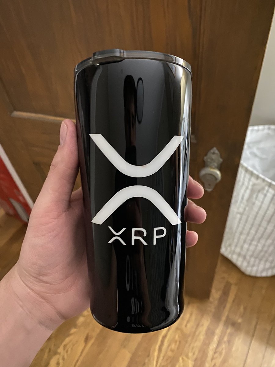 cryptojoeblow's tweet photo. My wife’s cousin made me this sweet coffee cup for my morning coffee and crypto news update https://t.co/FuubTDAlv3