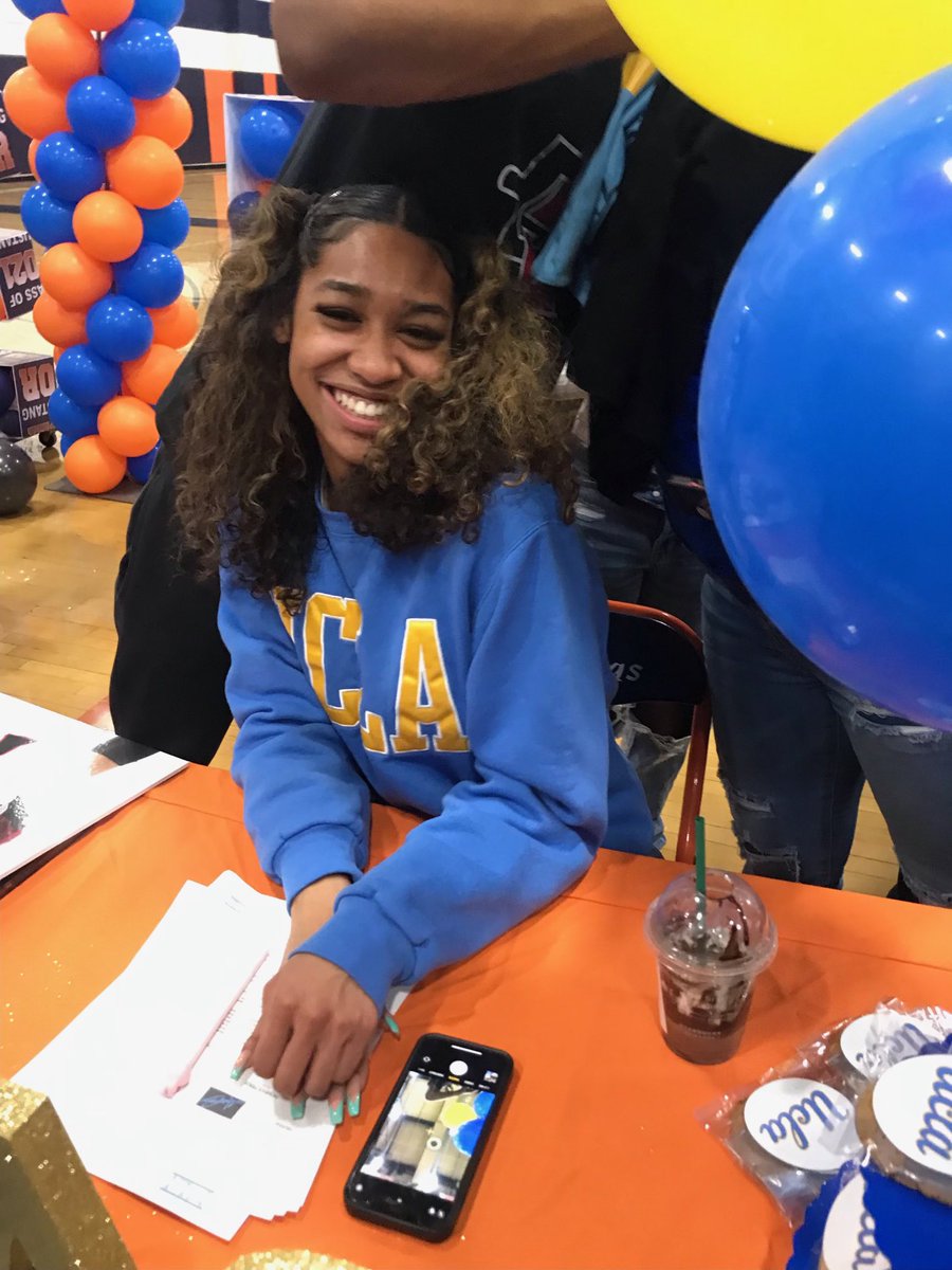ERHSTrack's tweet photo. CONGRATULATIONS to our ERHS Track & Field Student Athletes Naomi Johnson (UCLA) Aiden Stalnecker (San Jose St) Naiara Mosses (Pacific University Oregon) and EVERY student athlete that signed NLI’s yesterday on National Signing Day
💙🧡 #Mustangs4Life #TheBestAtGettingBetter https://t.co/HzFICjHvxe