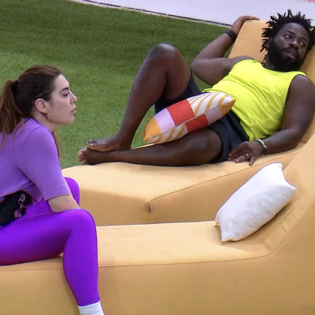Dantinhas's tweet photo. Tiago falando pra Naiara que o anjo pode colocar o líder no Monstro. Naiara disse que fará isso se for Anjo. Vai dar o Monstro pra Jade. 

Queeeeeeeeeeima!

#BBB22 https://t.co/LH2Dn7TzRc