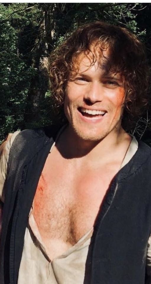 OutlanderArg's tweet photo. #Samsmile #matadordeosos Amamos tu sonrisa @SamHeughan ยกQuรฉ Jamie increรญble nos has dado! https://t.co/eIKSD3dllJ