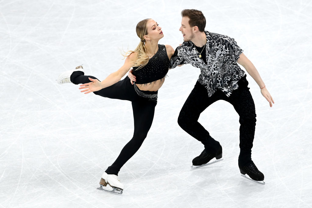 ISU Figure Skating on Twitter: "Great start for the Ice Dancers at the Olympic Winter Games Beijing 2022. Hubbell/Donohue (USA) lead Sinitsina/ Katsalapov (ROC) and Guignard/Fabbri (ITA) to cement Team USA's lead at
