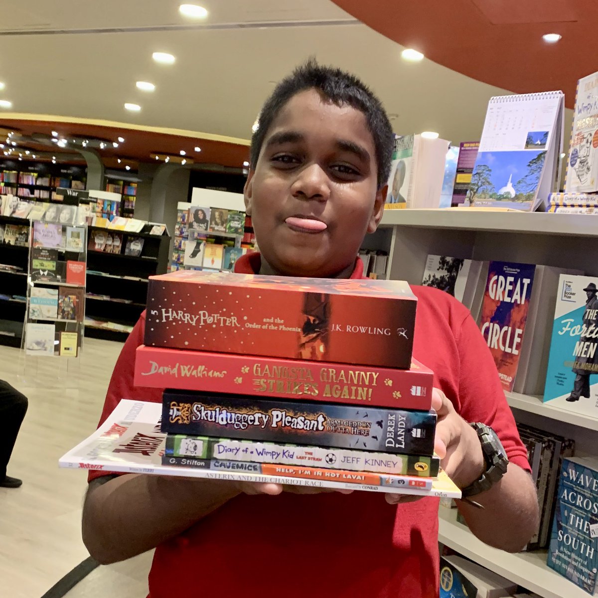 BookTalkNavindu's tweet photo. New addition to my collection @NavinduHasmitha @sarasavibooks #sarasavibookshop #onegalleface #bookstagram #readingaddict #booklover #booktalkwithNavindu #books #Reading https://t.co/JUzCmyhuWx
