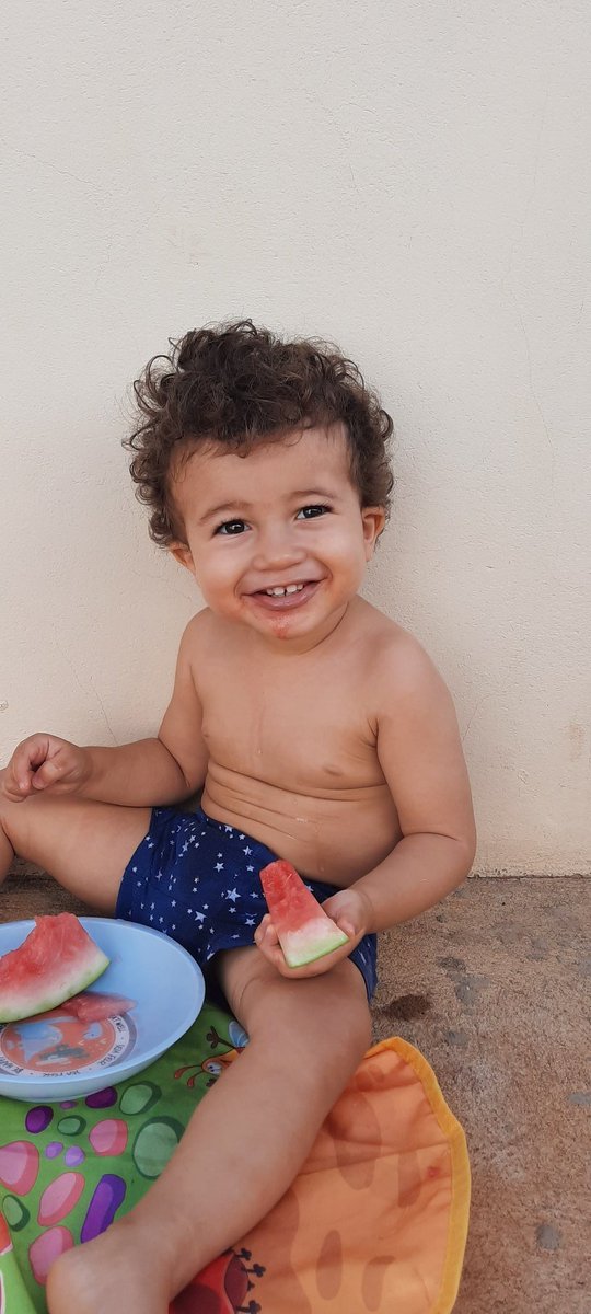 CaetanoAugusto3's tweet photo. Uma boa melancia para amenizar o calor! MANOEL AUGUSTO https://t.co/OnnnToknor