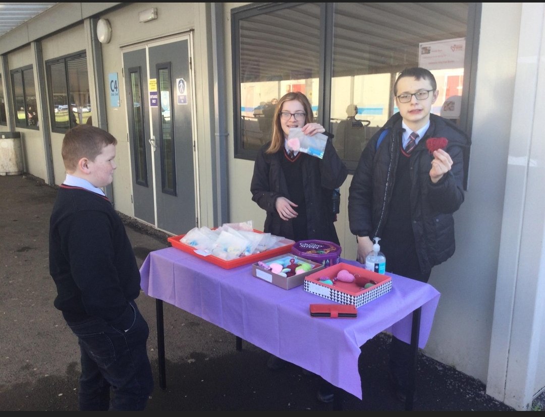 Cantonian_Base's tweet image. Our KS3 pupils have had a successful morning raising money for @VelindreCC ❤️ well done all 👍🏻☺️ #accessbase #velindre